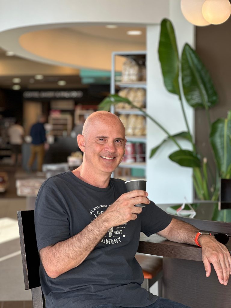 דף הבית אוריאל שטרן - מעצב פנים